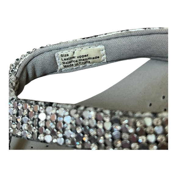 Volatile Gray Snake Print & Silver Embellished Rhinestone Wedge Sandals 7 Y2K - Picture 4 of 4